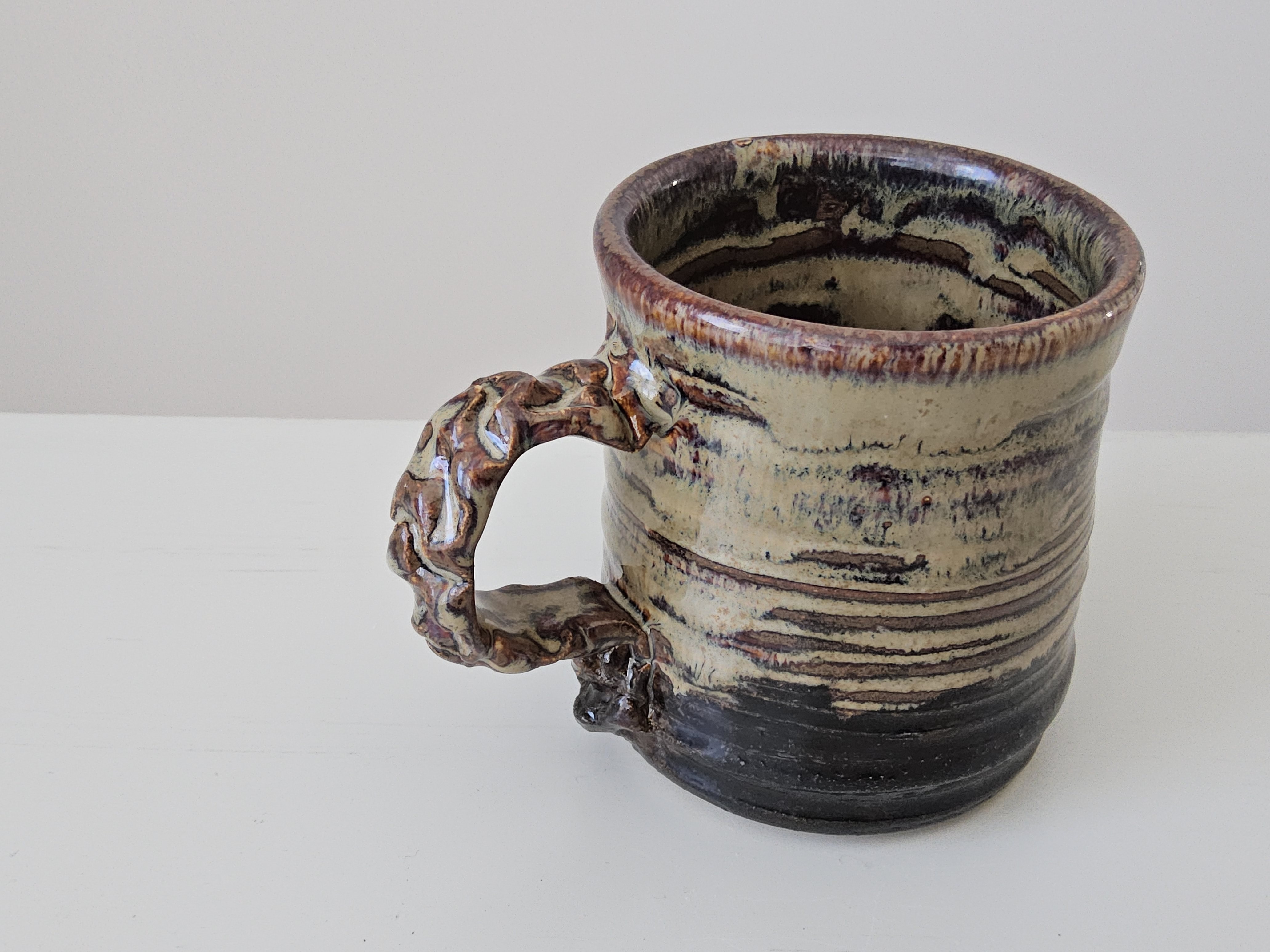 Spine Handled Teacup